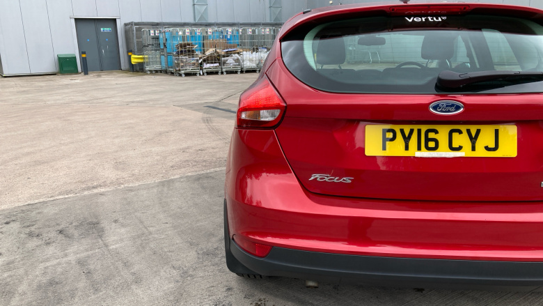 Ford Focus 1.0 EcoBoost 125 Zetec 5dr Petrol Hatchback